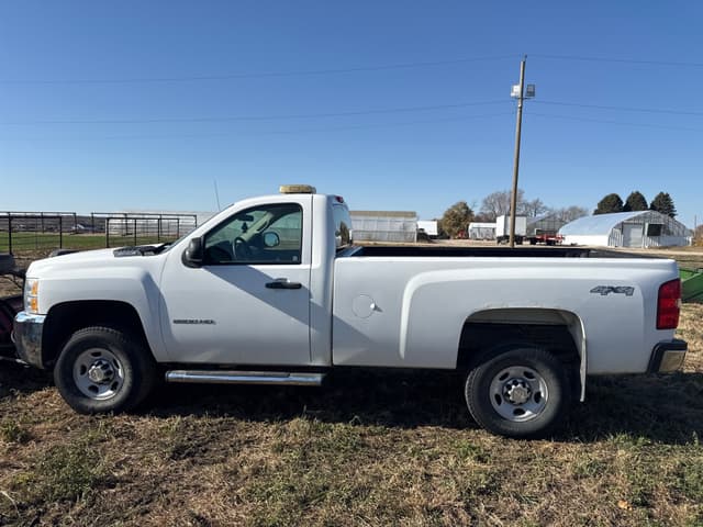 Image of Chevrolet Silverado equipment image 1