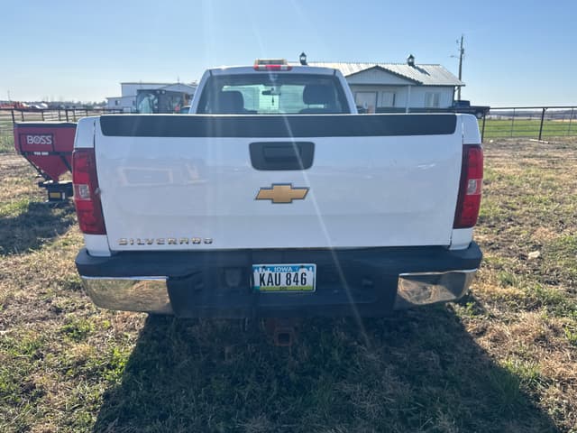 Image of Chevrolet Silverado equipment image 3