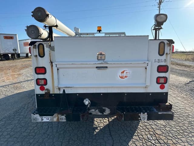 Image of Chevrolet Silverado equipment image 3