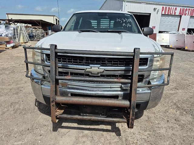 Image of Chevrolet Silverado equipment image 2