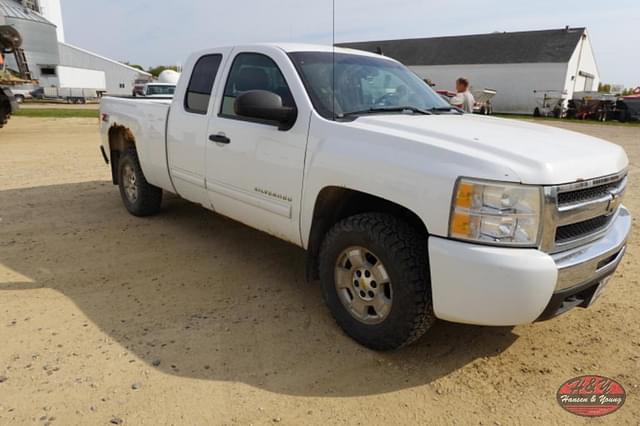 Image of Chevrolet Silverado equipment image 3