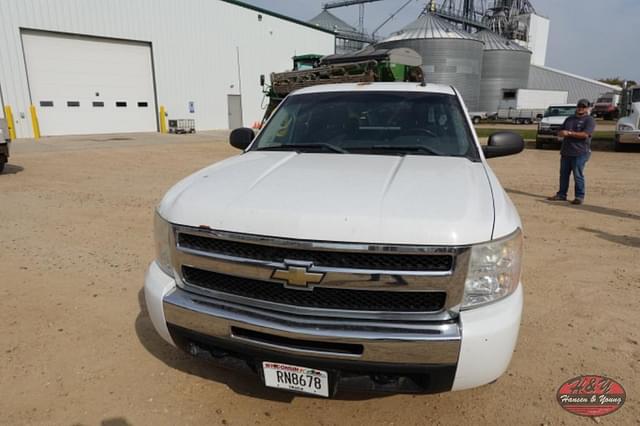 Image of Chevrolet Silverado equipment image 1