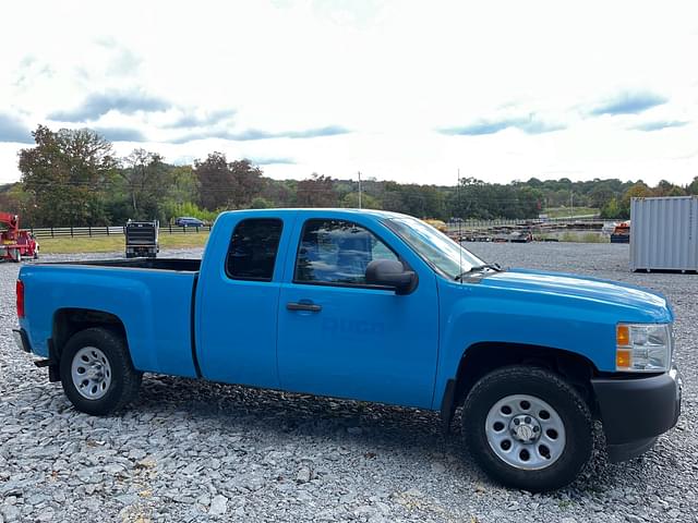 Image of Chevrolet Silverado equipment image 3