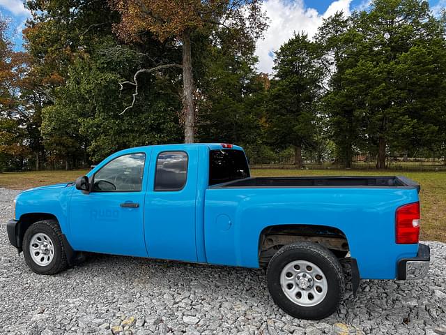 Image of Chevrolet Silverado equipment image 1