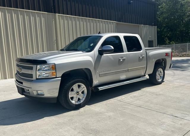 Image of Chevrolet Silverado equipment image 1