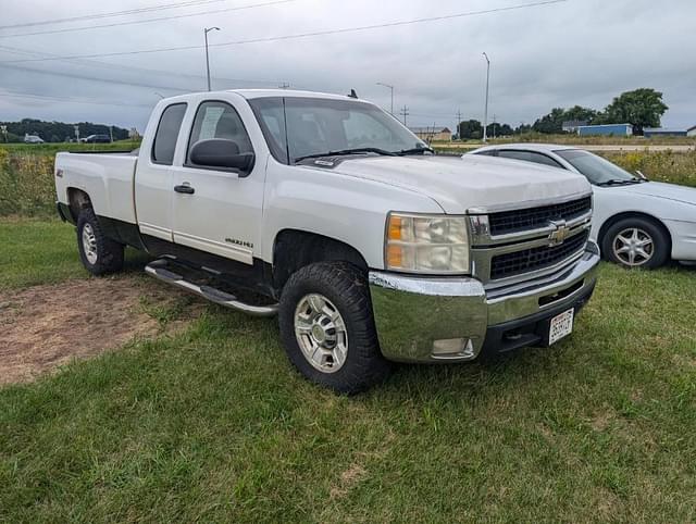 Image of Chevrolet 2500HD equipment image 2