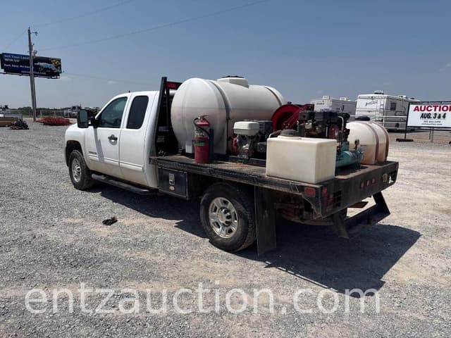 Image of Chevrolet 2500HD equipment image 2