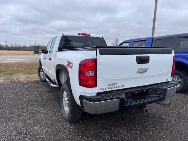 Image of Chevrolet 2500HD equipment image 4