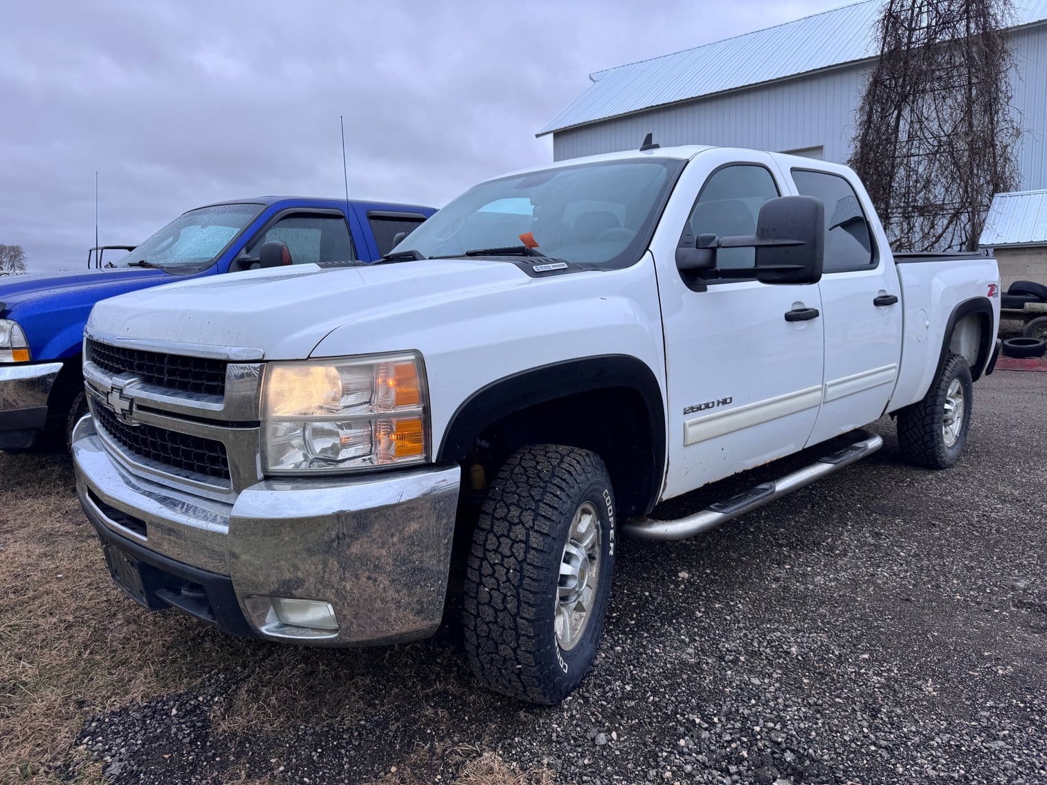 2010 Chevrolet 2500HD Equipment Image0