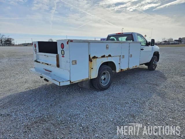 Image of Chevrolet 3500HD equipment image 4