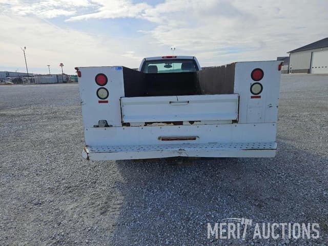 Image of Chevrolet 3500HD equipment image 3