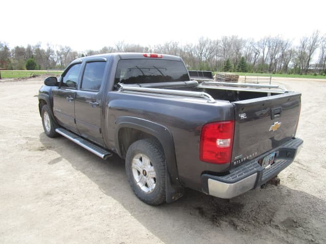 Image of Chevrolet Silverado equipment image 4