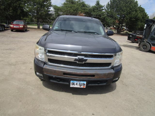 Image of Chevrolet Silverado equipment image 1