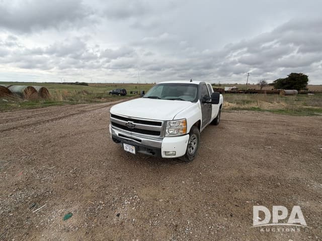 Image of Chevrolet 1500 equipment image 1