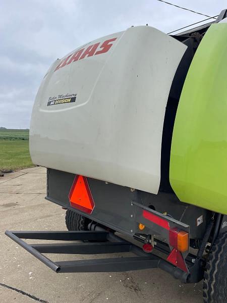 Image of CLAAS Variant 380 equipment image 4