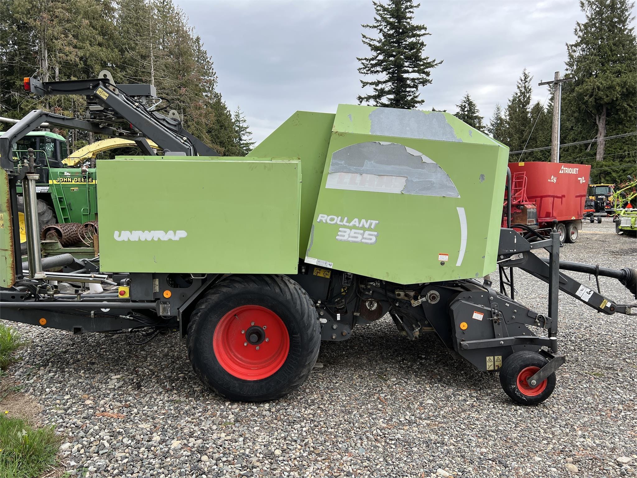 2010 CLAAS Rollant 355 Equipment Image0