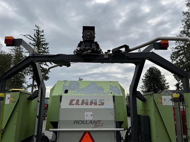 Image of CLAAS Rollant 355 equipment image 4