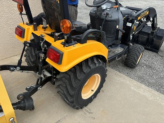 Image of Cub Cadet SC2400 equipment image 3