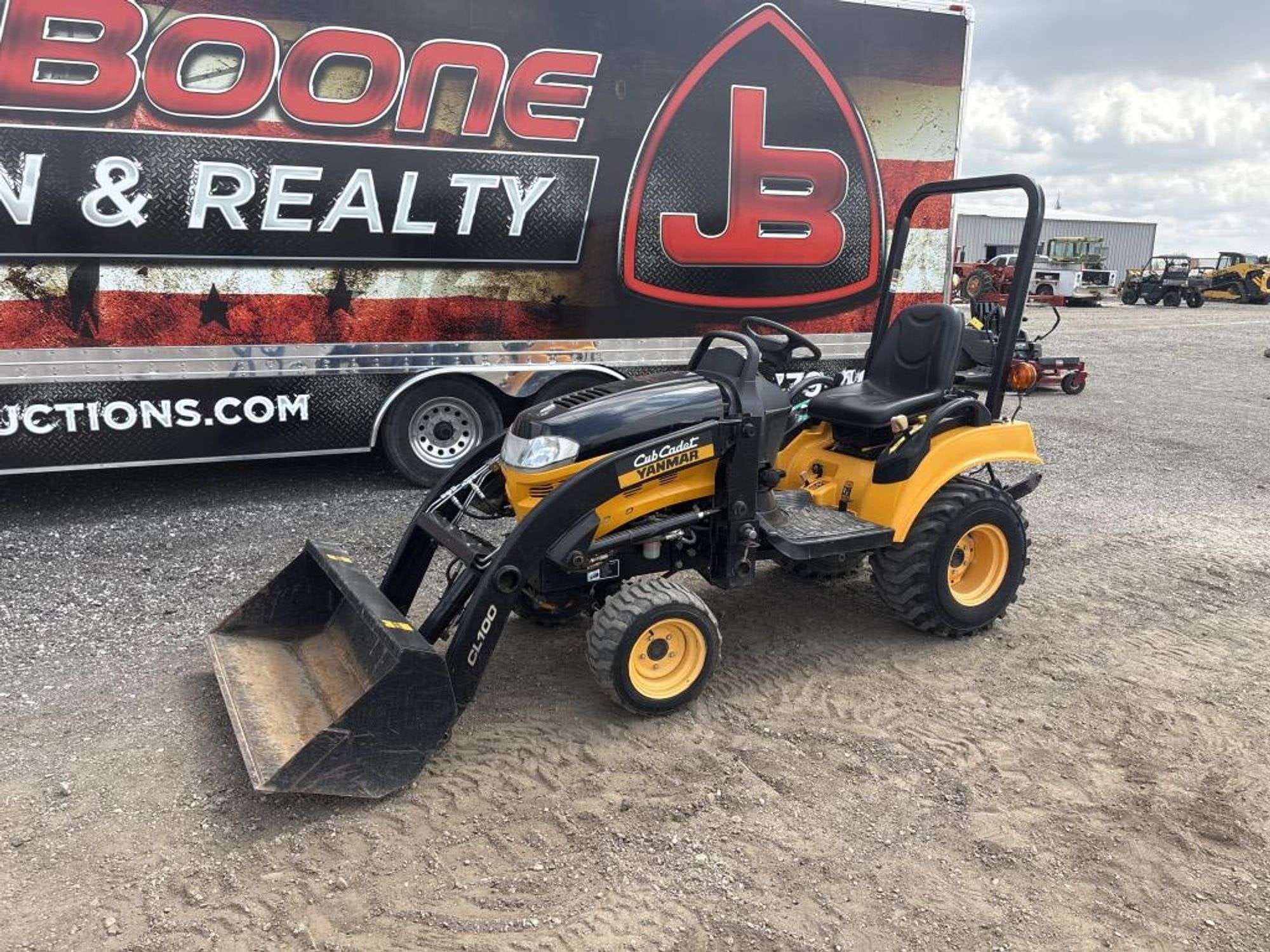 2010 Cub Cadet SC2400 Equipment Image0