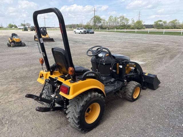 Image of Cub Cadet SC2400 equipment image 4