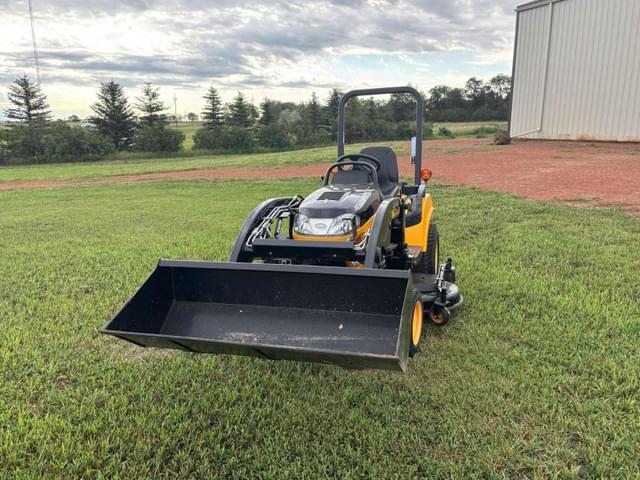 Image of Cub Cadet SC2400 equipment image 2