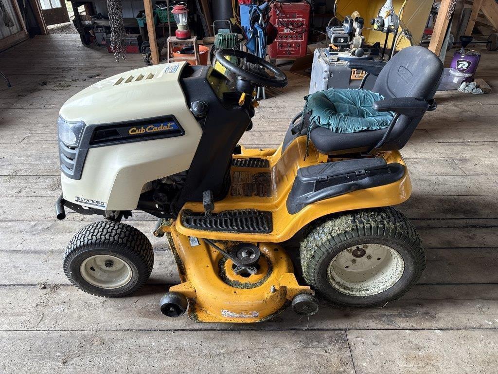 Image of Cub Cadet LTX1050 Primary image