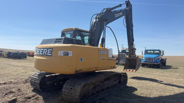 Image of John Deere 120D equipment image 2