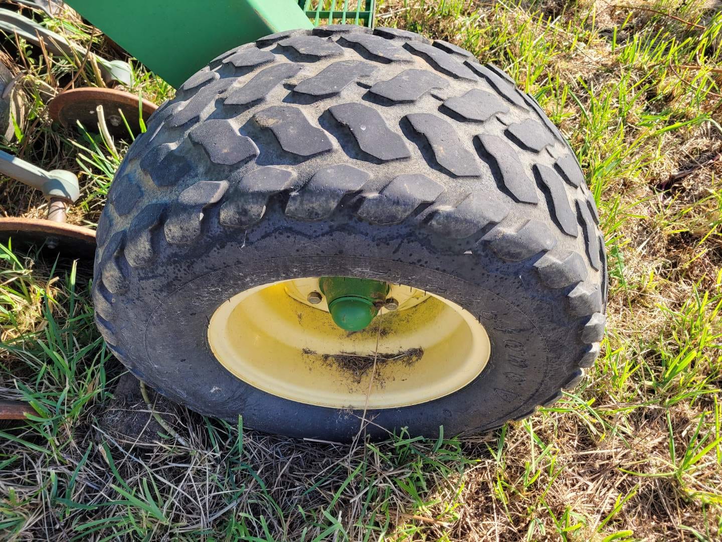 2010 John Deere 1590 Equipment Image0