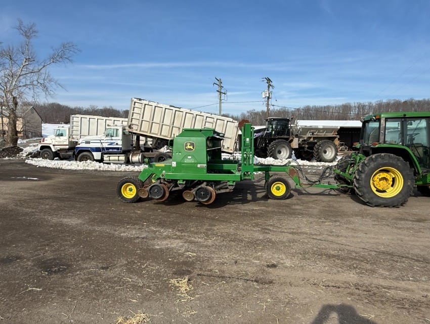 2010 John Deere 1590 Equipment Image0