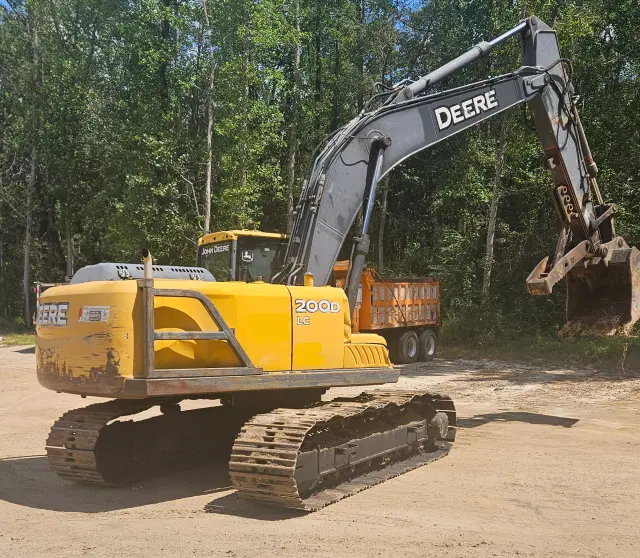 Image of John Deere 200D equipment image 4