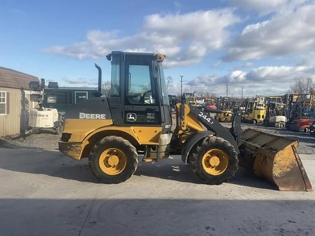 Image of John Deere 244J equipment image 4