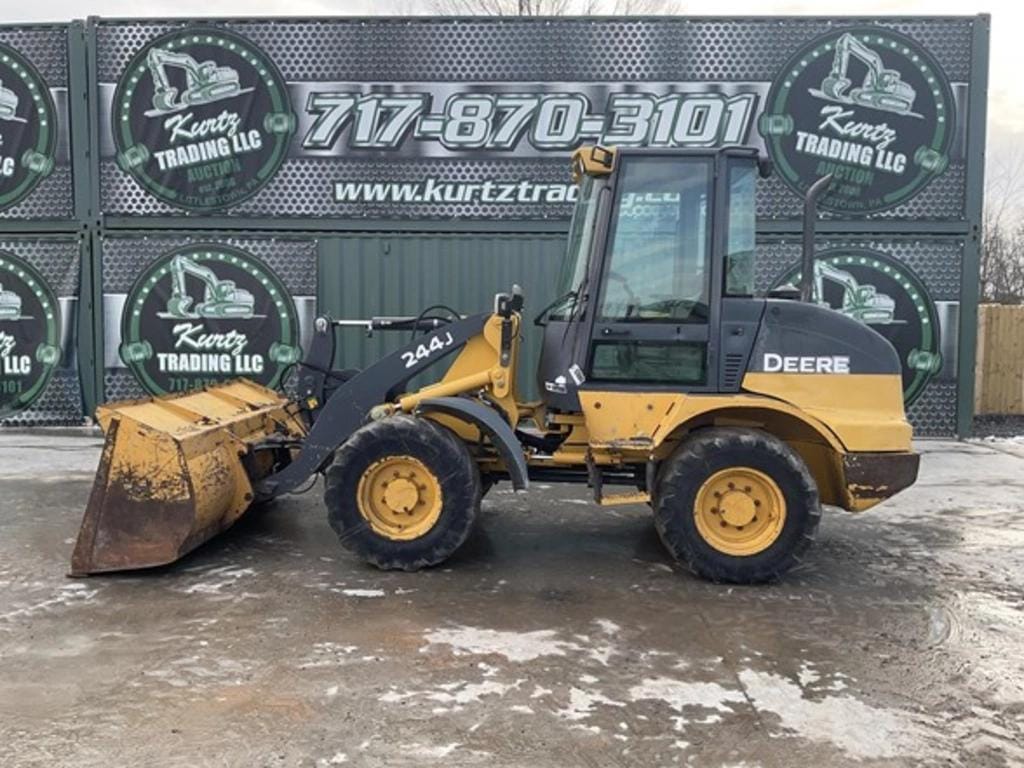 2010 John Deere 244J Equipment Image0