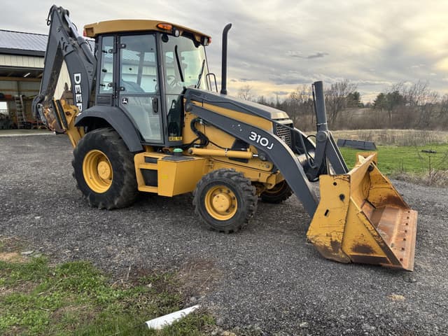 Image of John Deere 310J equipment image 3