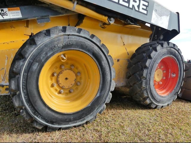 Image of John Deere 318D equipment image 4