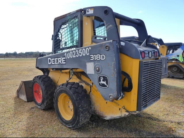 Image of John Deere 318D equipment image 2