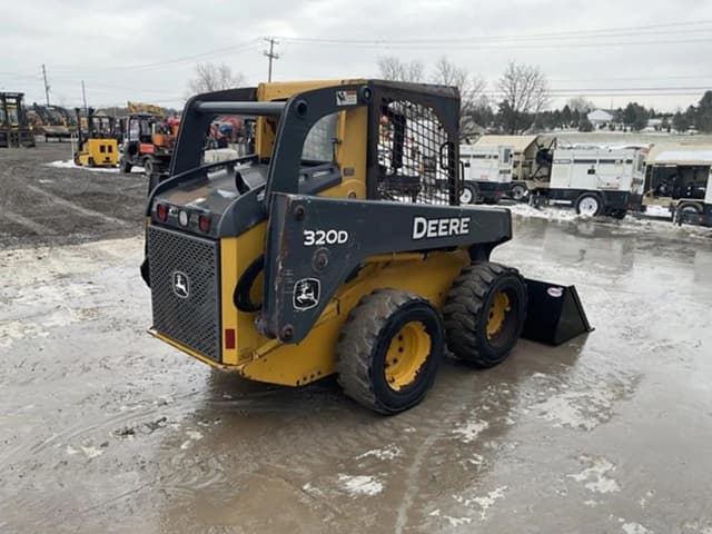 Image of John Deere 320D equipment image 3