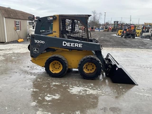 Image of John Deere 320D equipment image 4