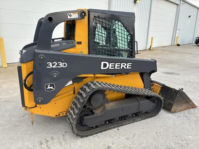 Image of John Deere 323D equipment image 2