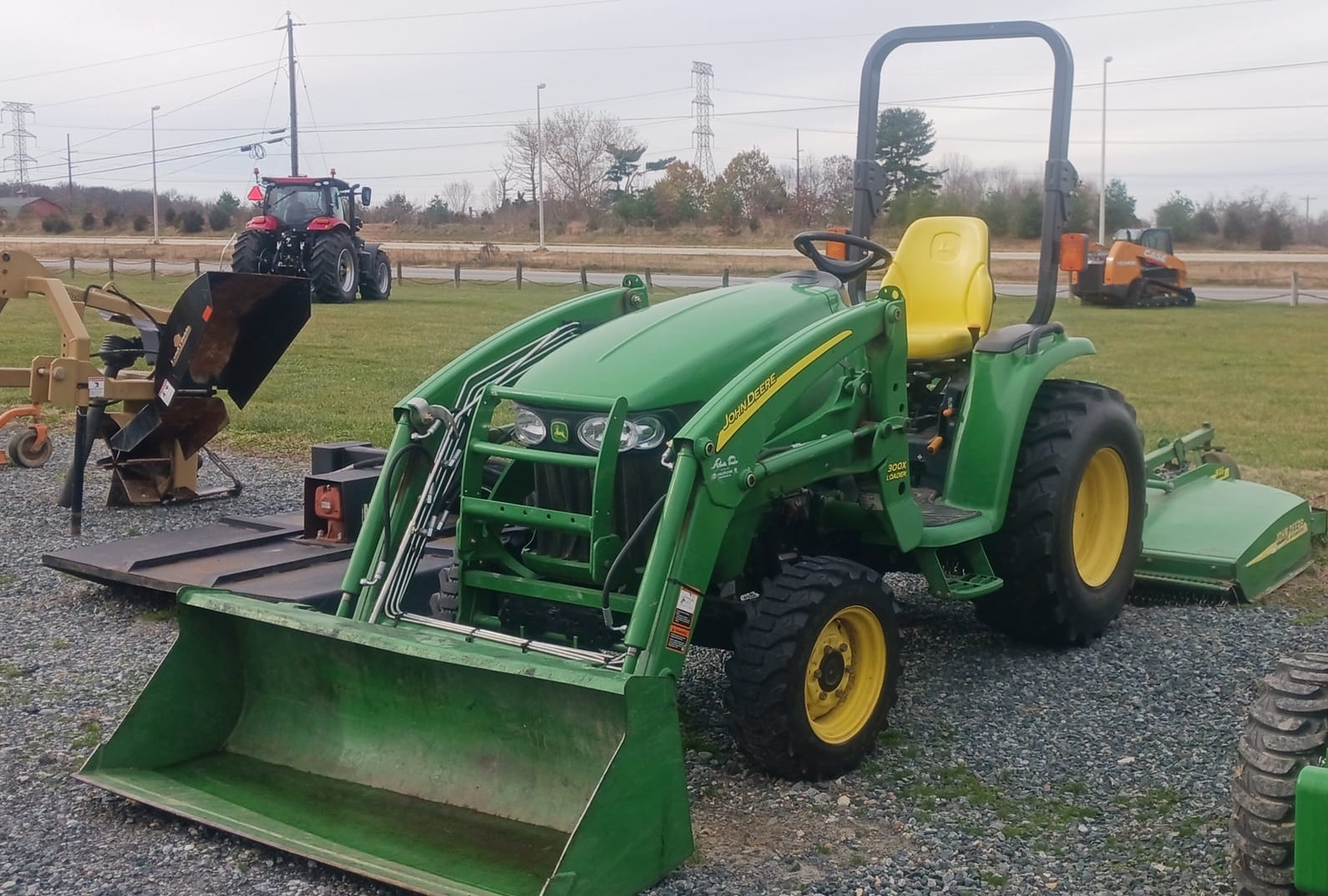 Main image John Deere 3320