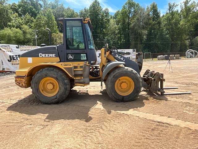 Image of John Deere 344J equipment image 3