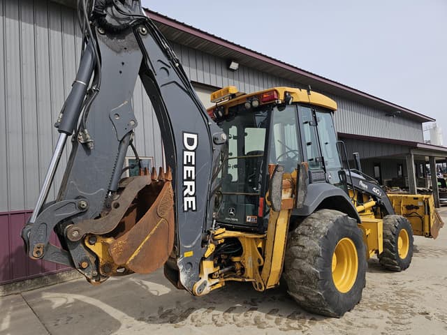 Image of John Deere 410J equipment image 4