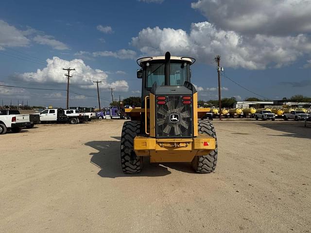 Image of John Deere 544K equipment image 4