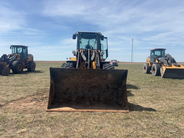 Image of John Deere 544K equipment image 3