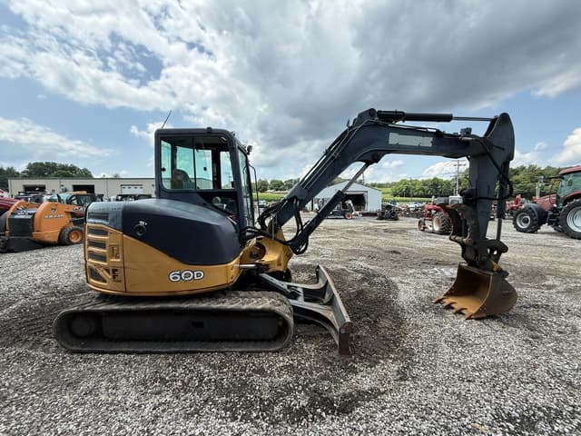 Image of John Deere 60D equipment image 4