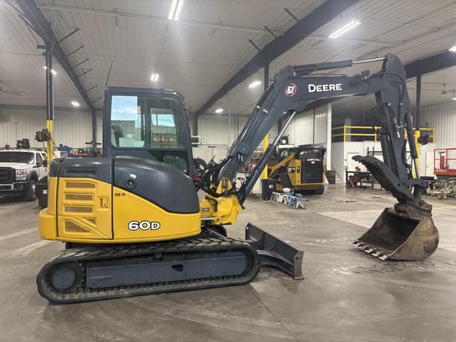 Image of John Deere 60D equipment image 4