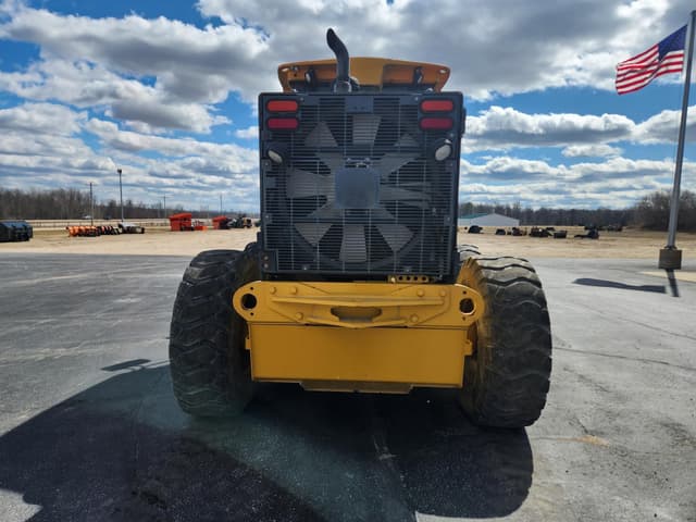 Image of John Deere 672G equipment image 3