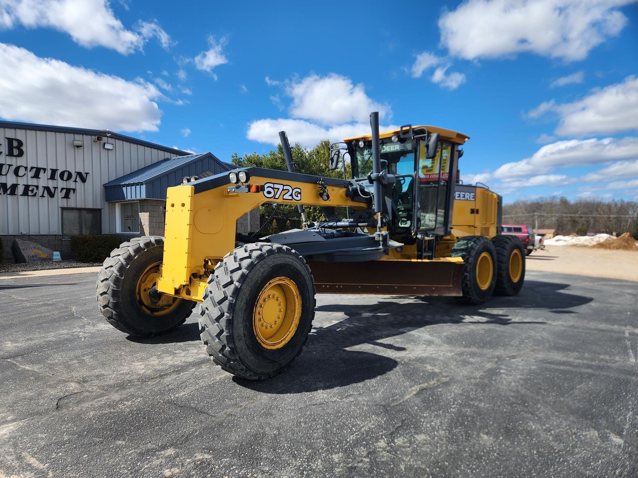 2010 John Deere 672GP Equipment Image0