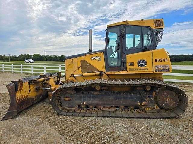 Image of John Deere 750J equipment image 1