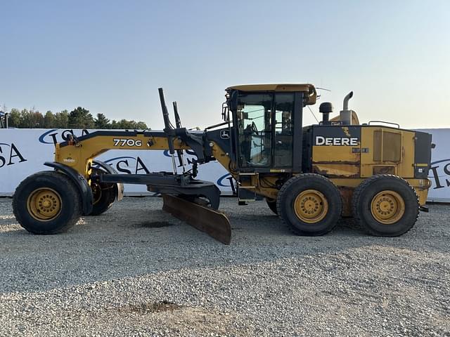 Image of John Deere 770G equipment image 1