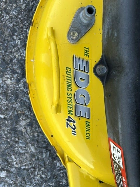 2010 John Deere X320 Equipment Image0